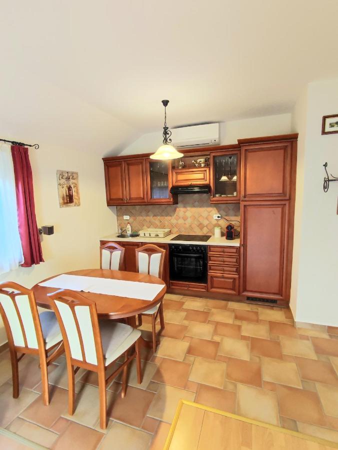 Arnyas Apartmanhaz Balatonlelle Exterior foto